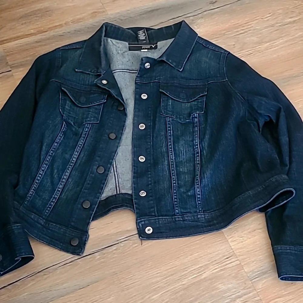 Jean jacket - Picture 1 of 1